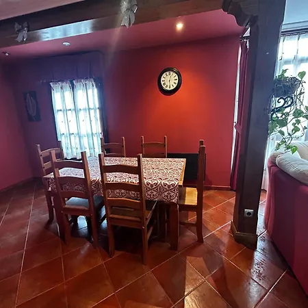 Casa De Aldea El Ponton קיו